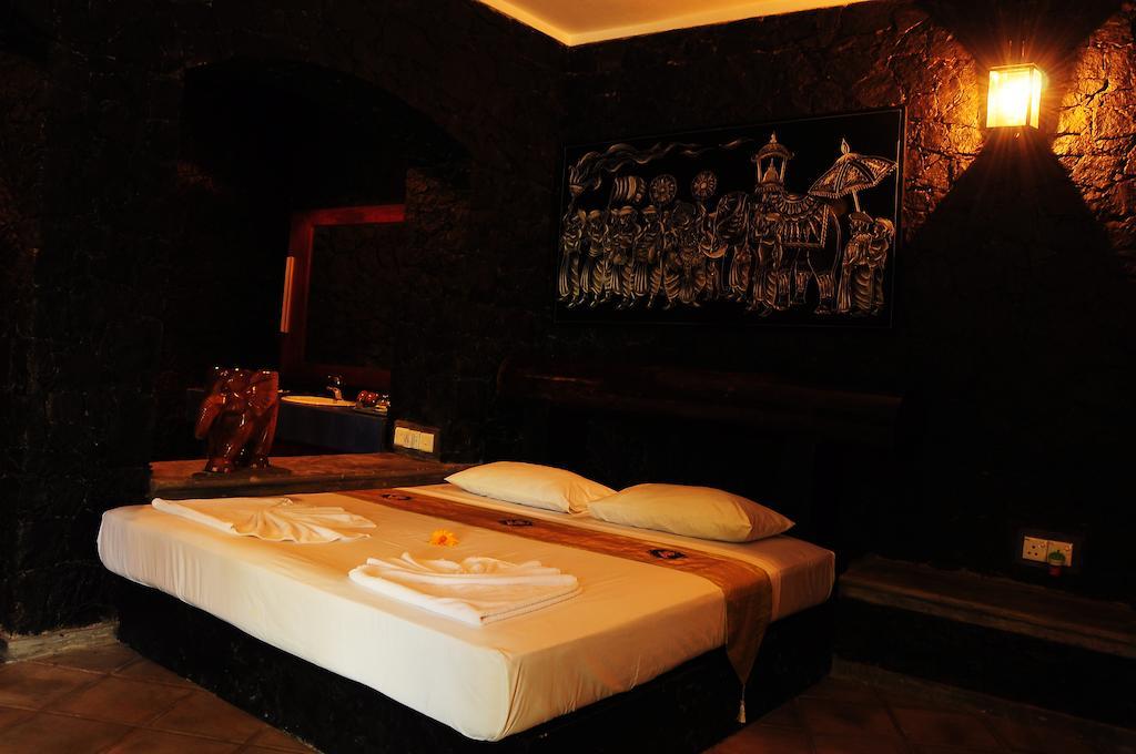Boulder Garden Hotel Kalawana Room photo